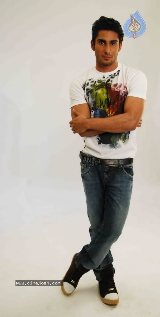 Ek Deewana Tha Movie Photoshoot Stills - 28 / 42 photos