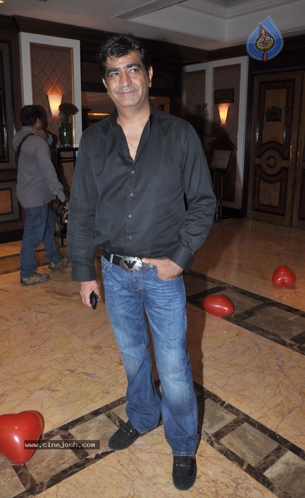 Ek Main Aur Ekk Tu Movie First Look Launch - 22 / 52 photos