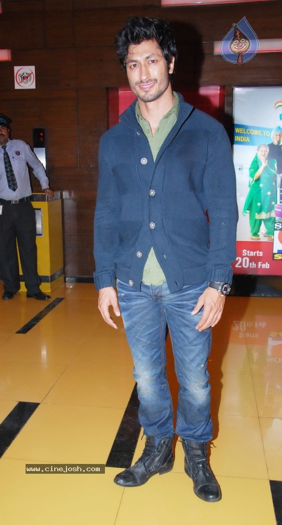 Ekk Deewana Tha Movie Special Show - 28 / 79 photos