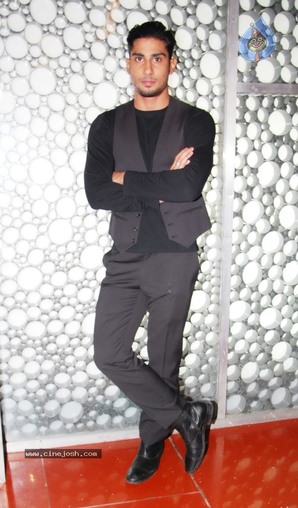 Ekk Deewana Tha Movie Special Show - 45 / 79 photos