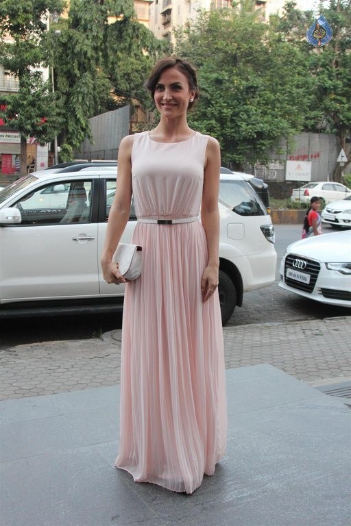 Elli Avram at Zoya Boutique Event - 18 / 20 photos