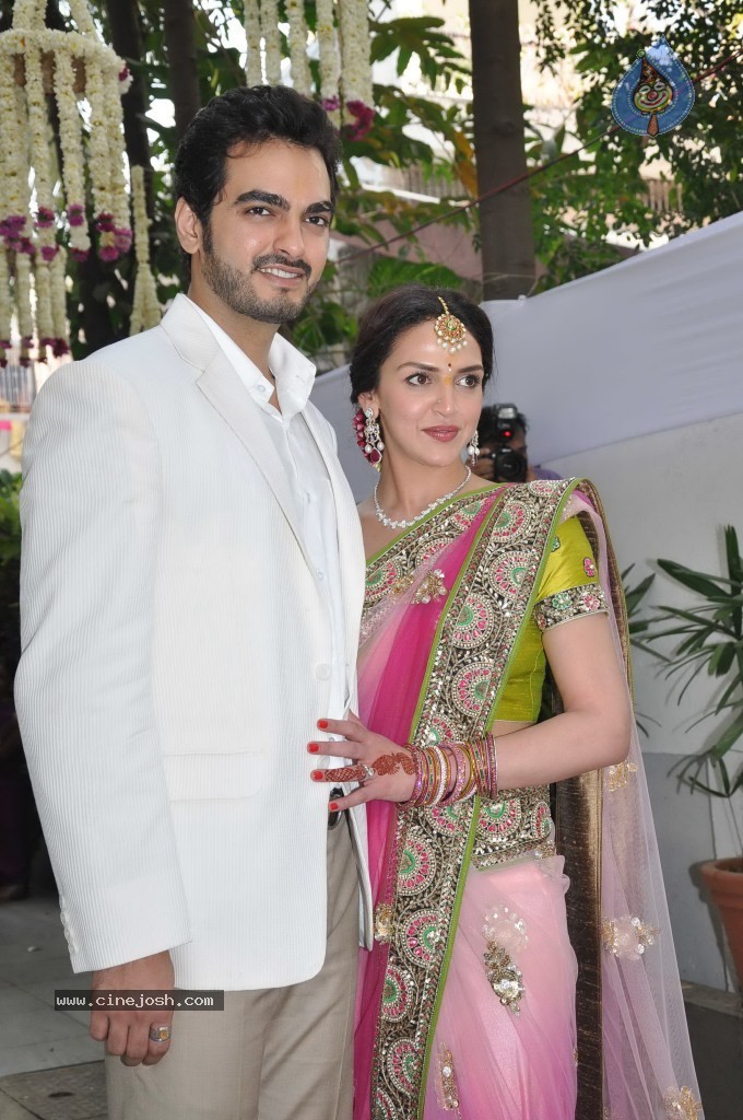 Esha Deol Engagement Photos - 16 / 31 photos