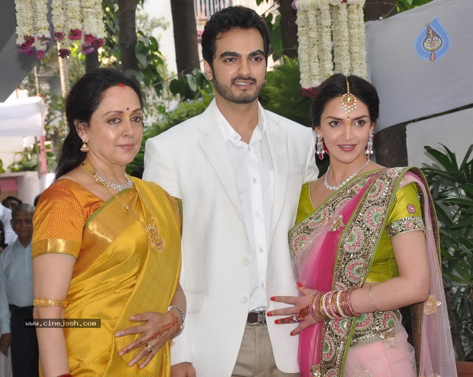 Esha Deol Engagement Photos - 29 / 31 photos