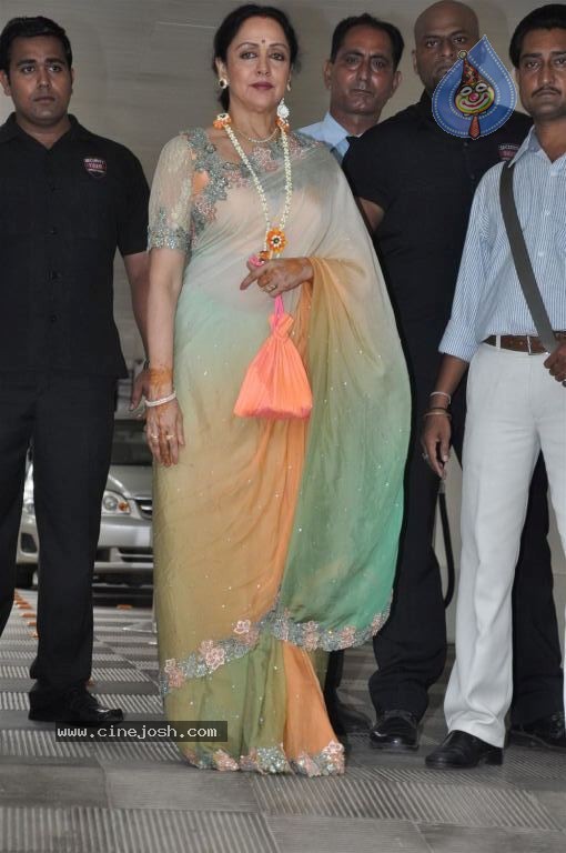 Esha Deol Mehendi Ceremony - 1 / 35 photos