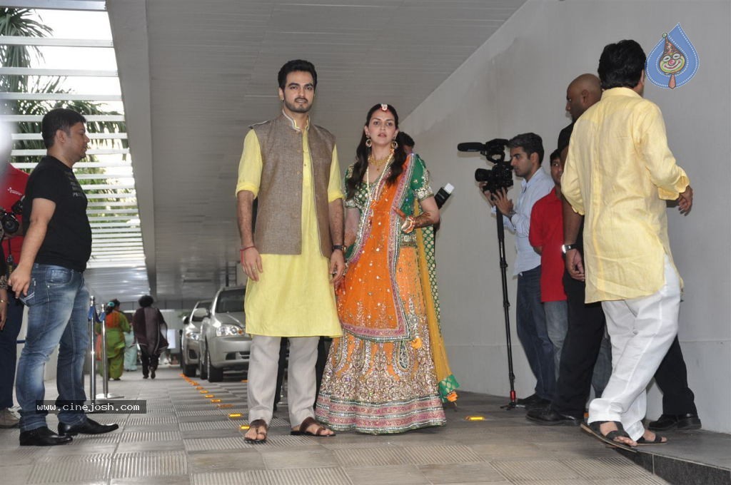 Esha Deol Mehendi Ceremony - 7 / 35 photos