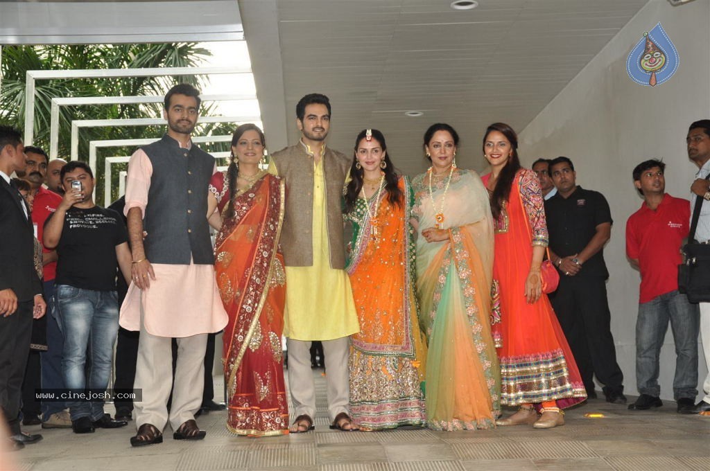 Esha Deol Mehendi Ceremony - 9 / 35 photos
