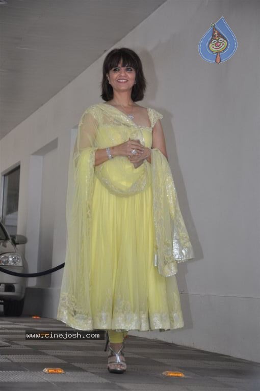 Esha Deol Mehendi Ceremony - 11 / 35 photos