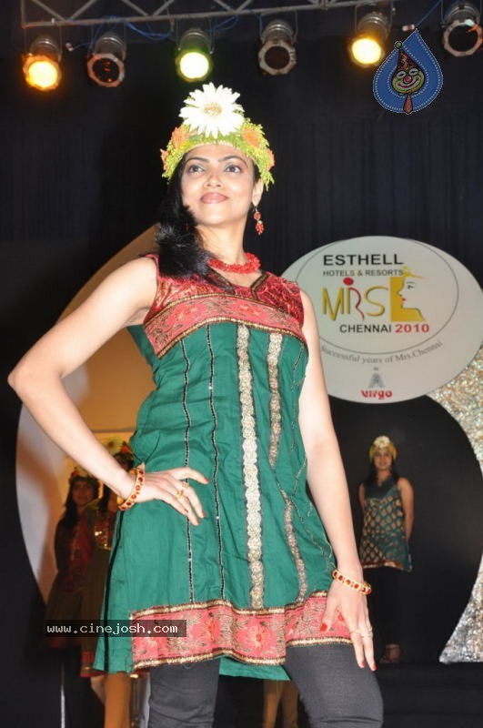 Esthell Miss Chennai 2010 - 6 / 54 photos