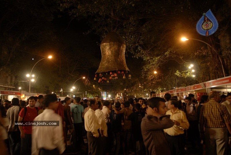 Female Celebs walk the ramp at Kala Ghoda Fashion Show - 49 / 68 photos