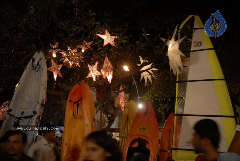 Female Celebs walk the ramp at Kala Ghoda Fashion Show - 60 / 68 photos