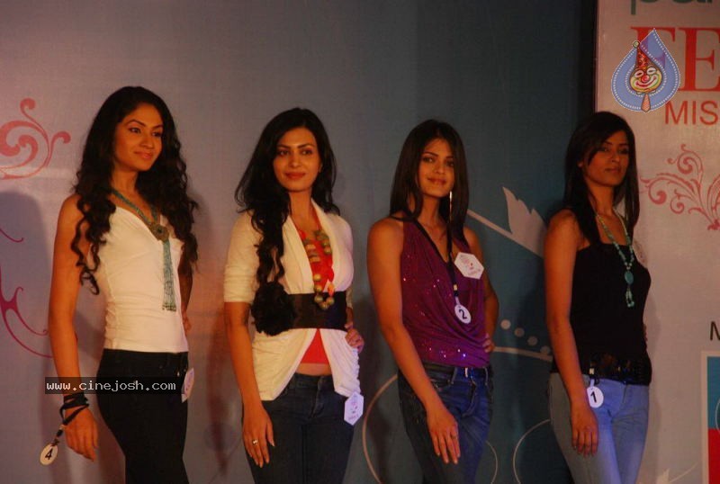 Femina India Fashion Show 2011 - 18 / 36 photos