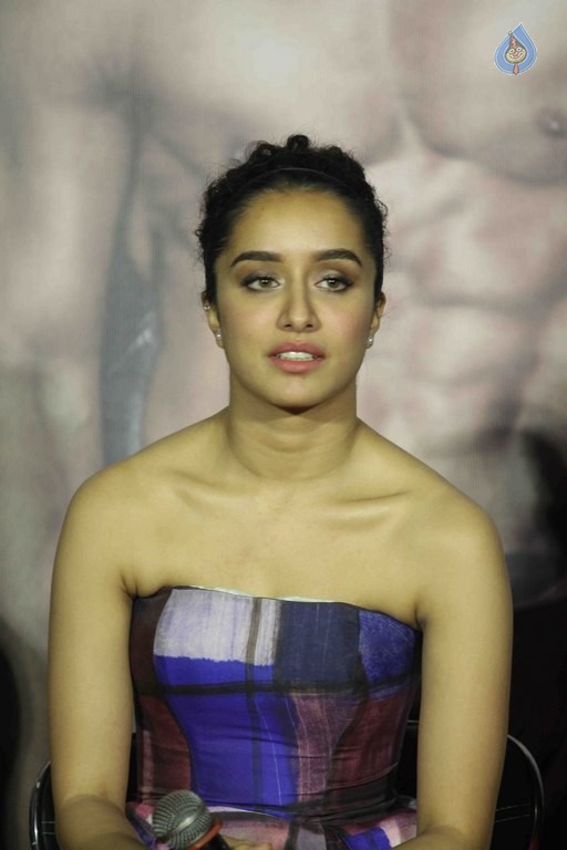 Film Baaghi Trailer Launch Photos - 14 / 28 photos