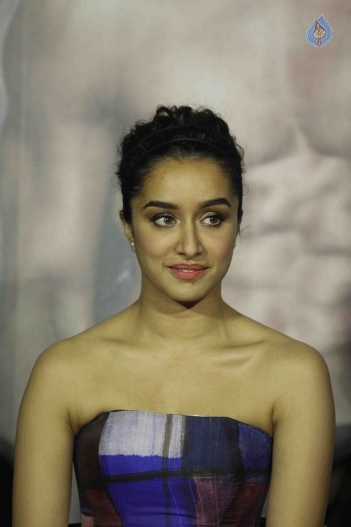 Film Baaghi Trailer Launch Photos - 18 / 28 photos