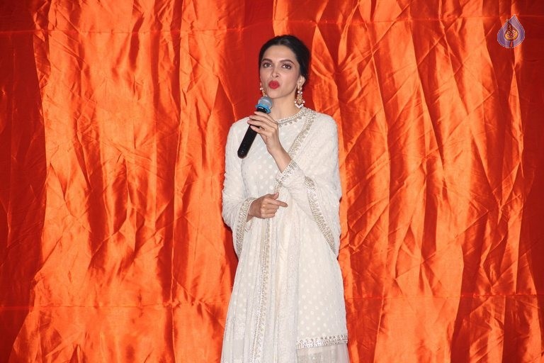 Film Bajirao Mastani Poster Launch - 14 / 21 photos