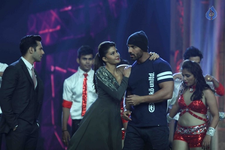 Film Dishoom Show at Indias Got Talent - 24 / 42 photos