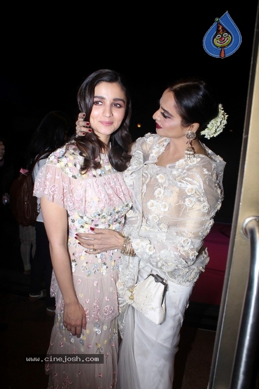 Filmfare Glamour and Style Awards Red Carpet 1 - 47 / 57 photos