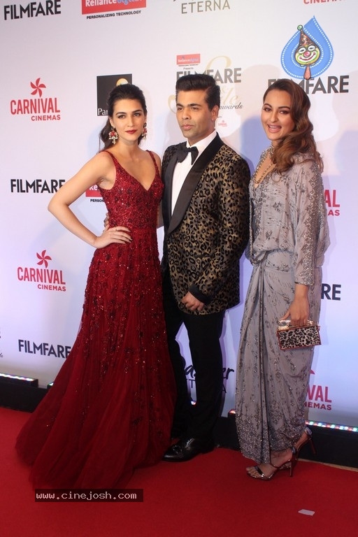 Filmfare Glamour and Style Awards Red Carpet 2 - 37 / 59 photos