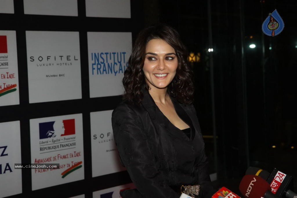 French Embassys Official Soiree Honouring Event - 11 / 46 photos
