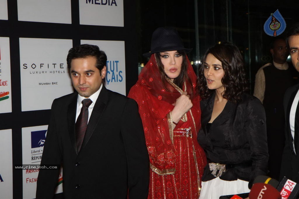 French Embassys Official Soiree Honouring Event - 15 / 46 photos