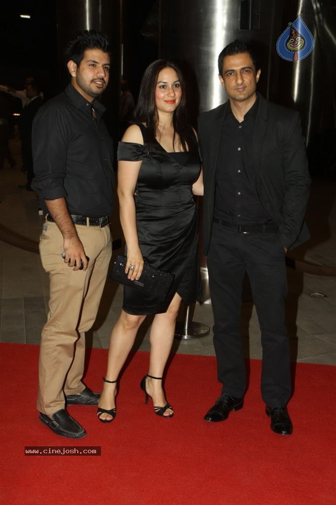 French Embassys Official Soiree Honouring Event - 19 / 46 photos