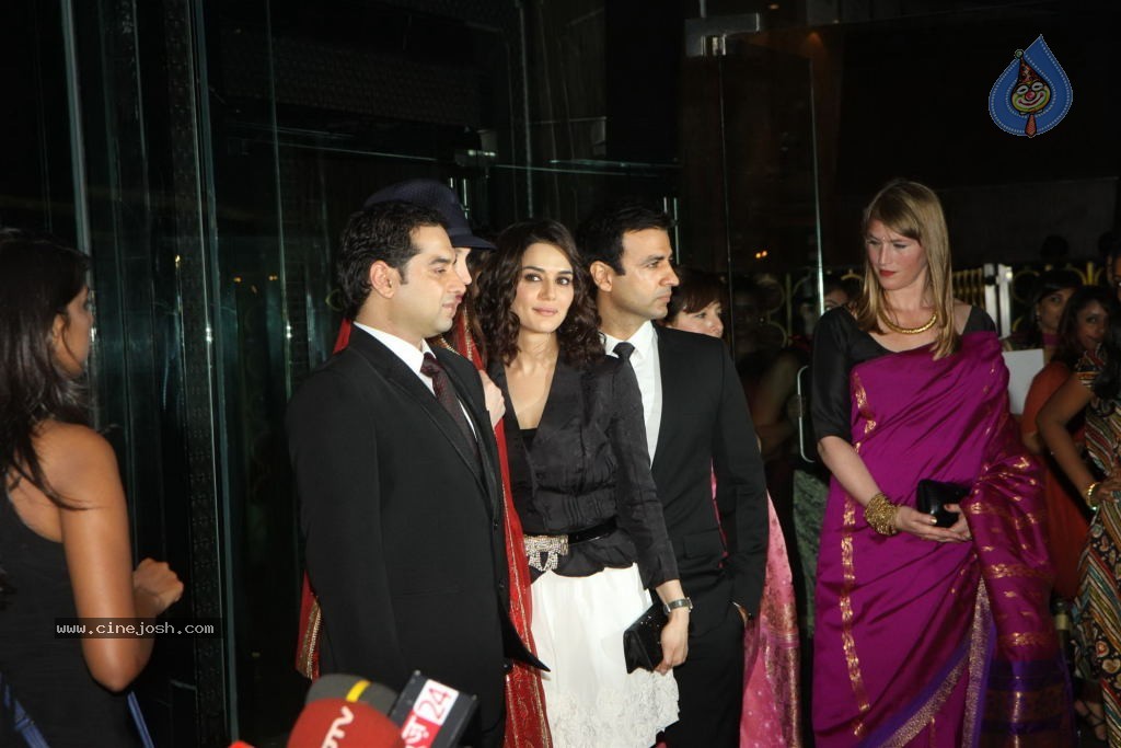 French Embassys Official Soiree Honouring Event - 25 / 46 photos