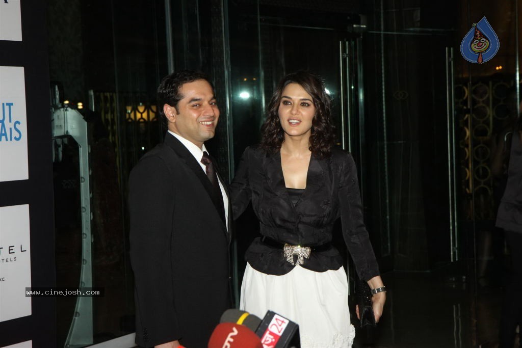 French Embassys Official Soiree Honouring Event - 35 / 46 photos