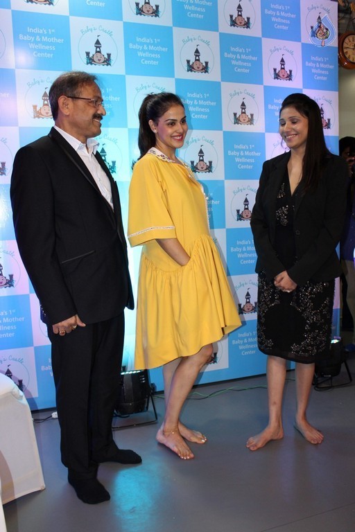 Genelia at Baby and Mother Wellness Centre Launch - 9 / 33 photos