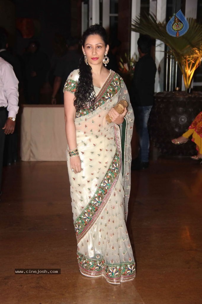 Genelia n Ritesh Reception Photos - 01 - 1 / 148 photos