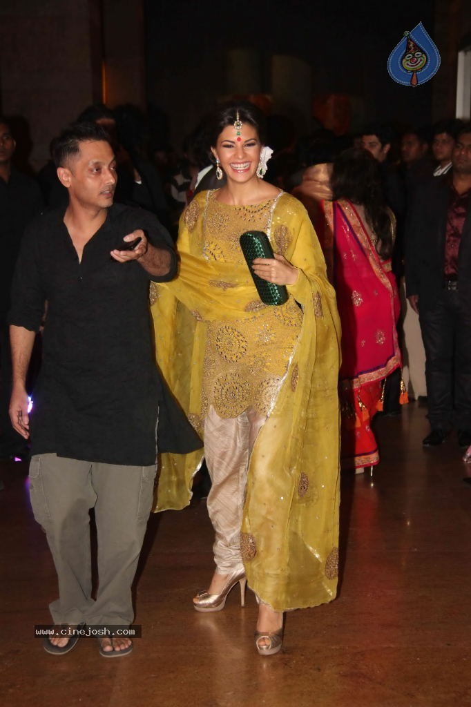 Genelia n Ritesh Reception Photos - 01 - 13 / 148 photos