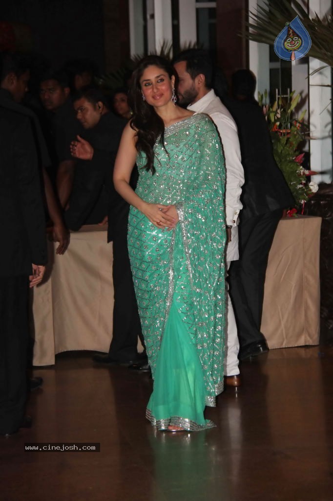 Genelia n Ritesh Reception Photos - 01 - 71 / 148 photos