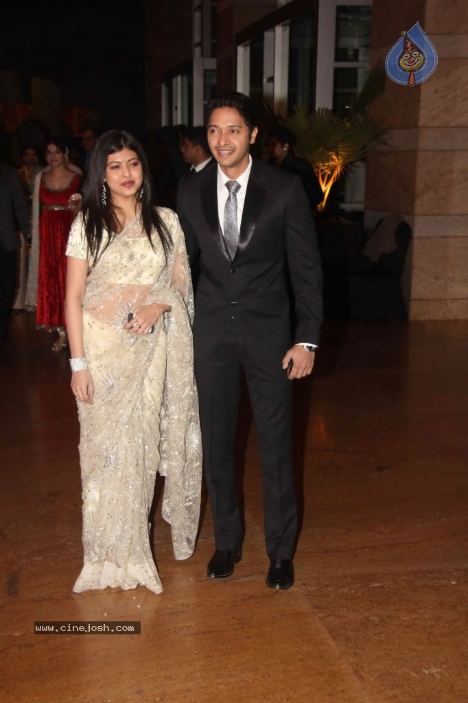 Genelia n Ritesh Reception Photos - 01 - 112 / 148 photos