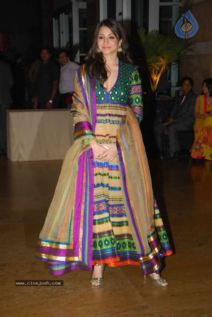 Genelia n Ritesh Reception Photos - 01 - 118 / 148 photos