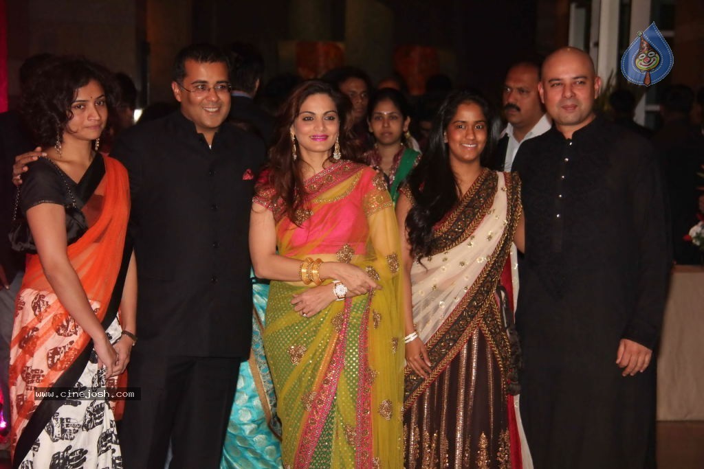 Genelia n Ritesh Reception Photos - 01 - 132 / 148 photos
