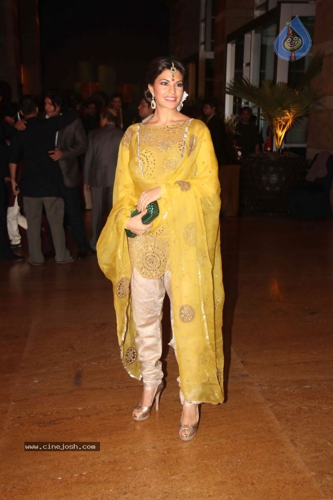 Genelia n Ritesh Reception Photos - 01 - 146 / 148 photos