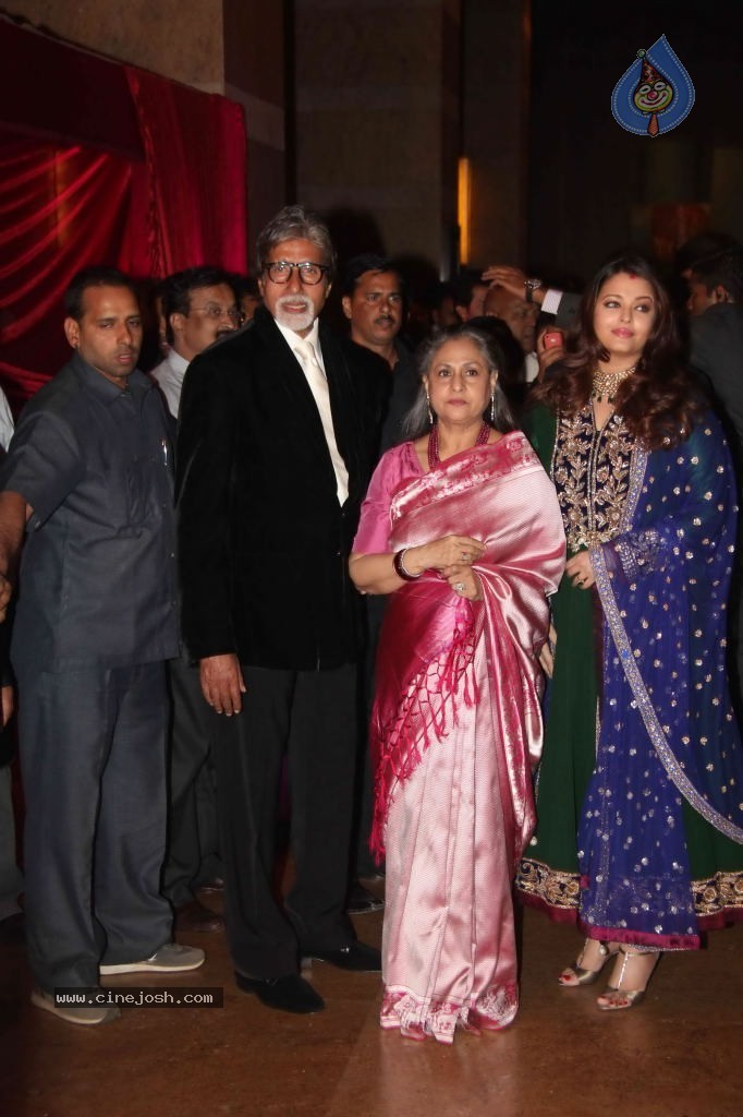 Genelia n Ritesh Reception Photos - 02 - 5 / 144 photos