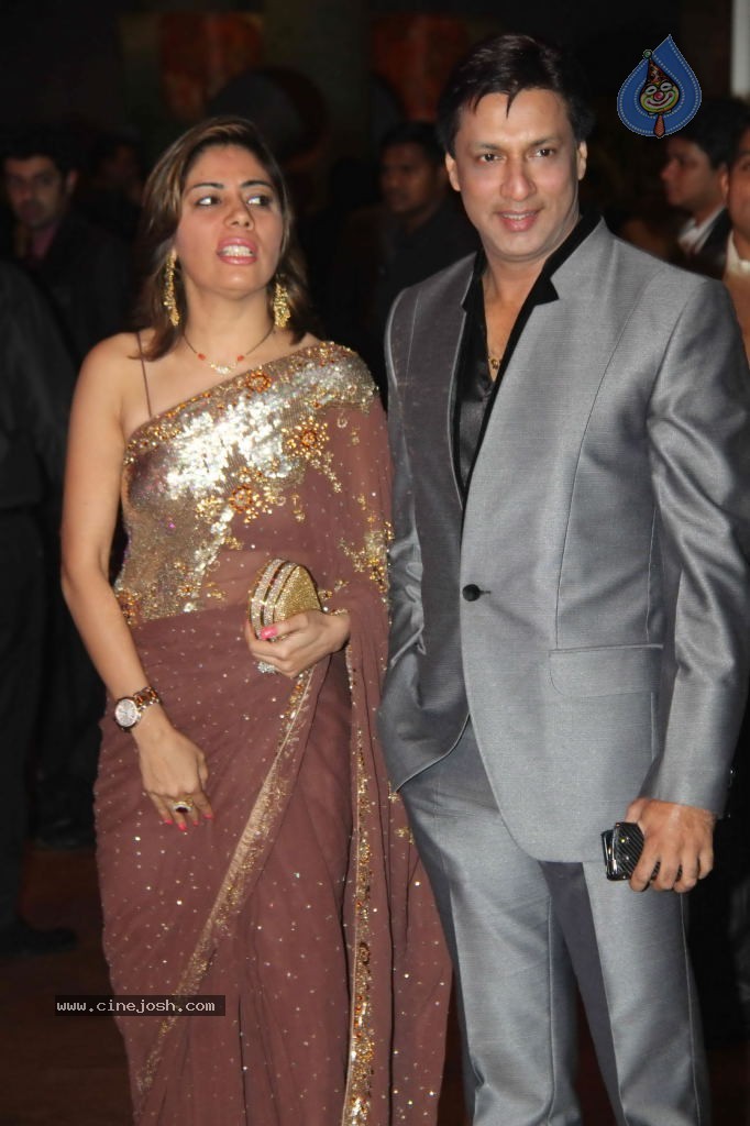 Genelia n Ritesh Reception Photos - 02 - 36 / 144 photos