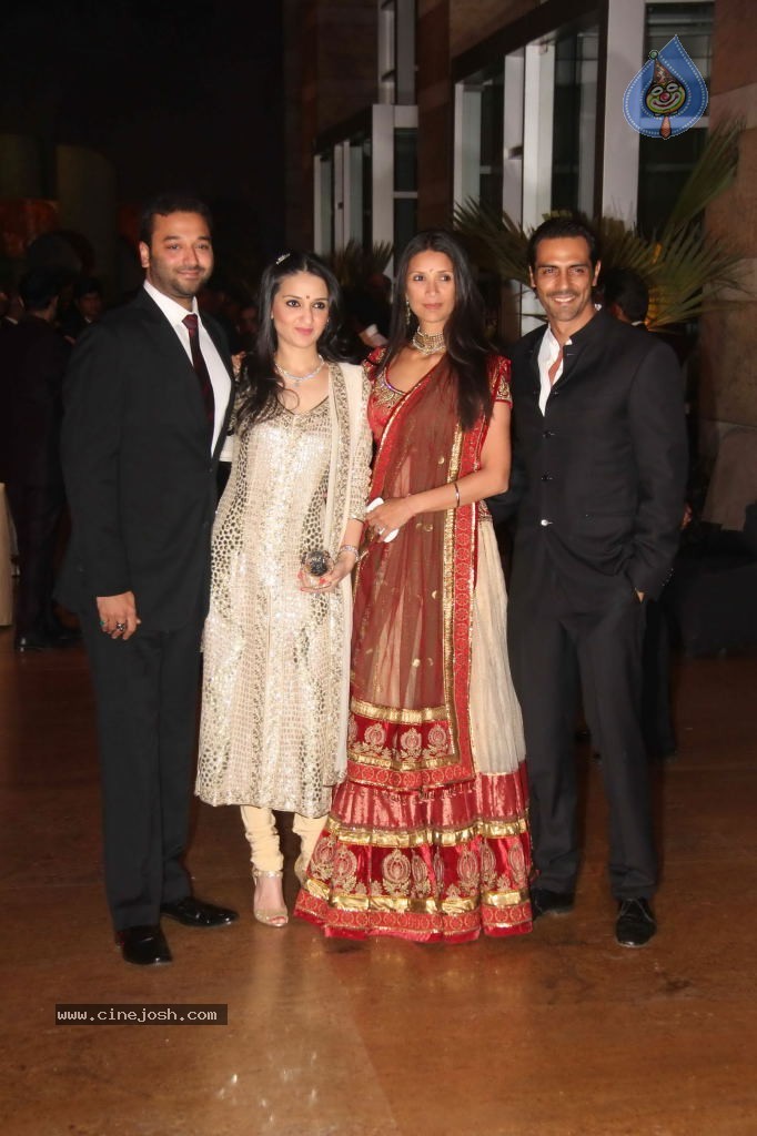 Genelia n Ritesh Reception Photos - 02 - 120 / 144 photos