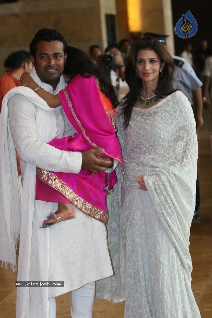 Genelia n Ritesh Wedding Photos - 68 / 176 photos