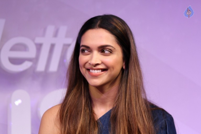 Gillette Venus Breeze Launch - 26 / 31 photos