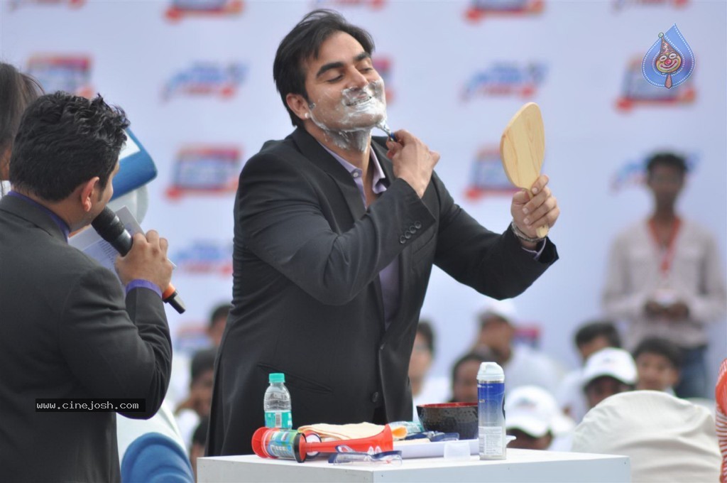 Gillette You Shave I Shave Event - 20 / 32 photos