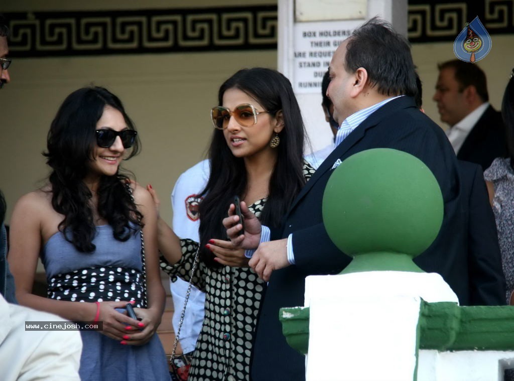 Gitanjali 2011 Fashion Show - 2 / 37 photos