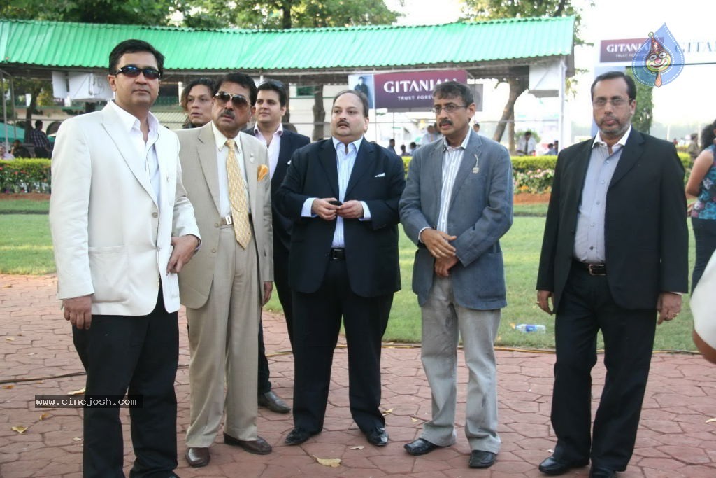 Gitanjali 2011 Fashion Show - 19 / 37 photos