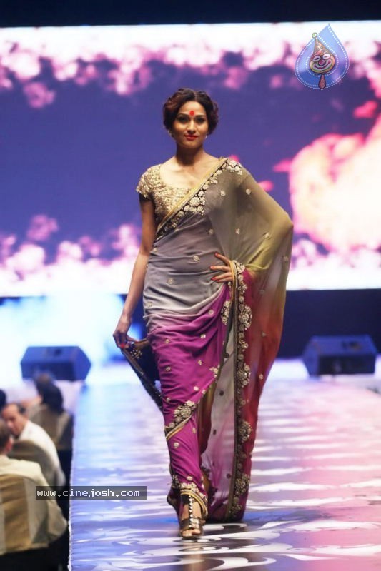 Gitanjali Cyclothon Fashion Show 2011 - 30 / 60 photos