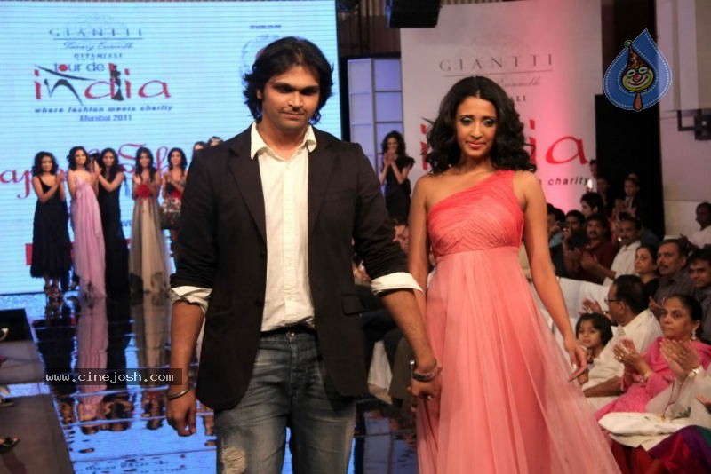 Gitanjali Tour De India Fashion Show - 14 / 94 photos