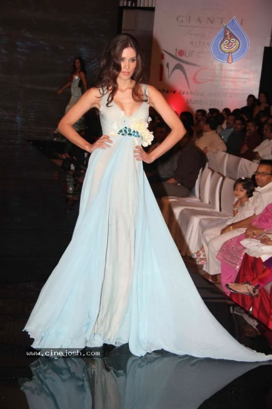 Gitanjali Tour De India Fashion Show - 92 / 94 photos