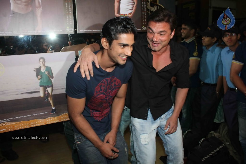 Gold Gym Bandra Calendar Launch - 6 / 66 photos