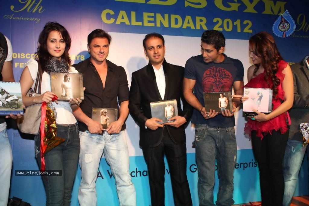 Gold Gym Bandra Calendar Launch - 20 / 66 photos