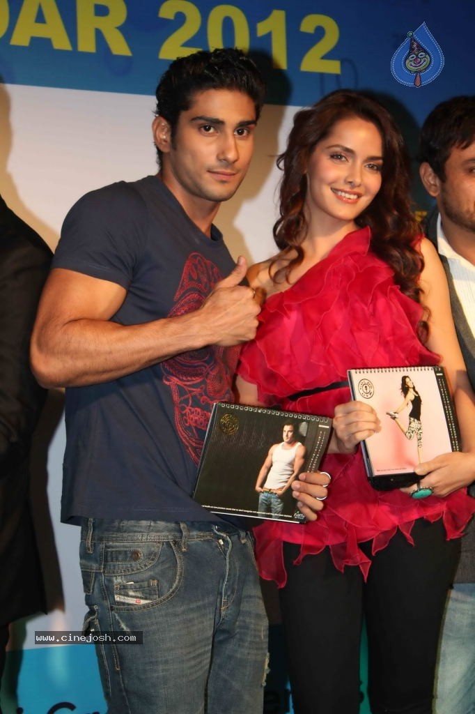 Gold Gym Bandra Calendar Launch - 32 / 66 photos