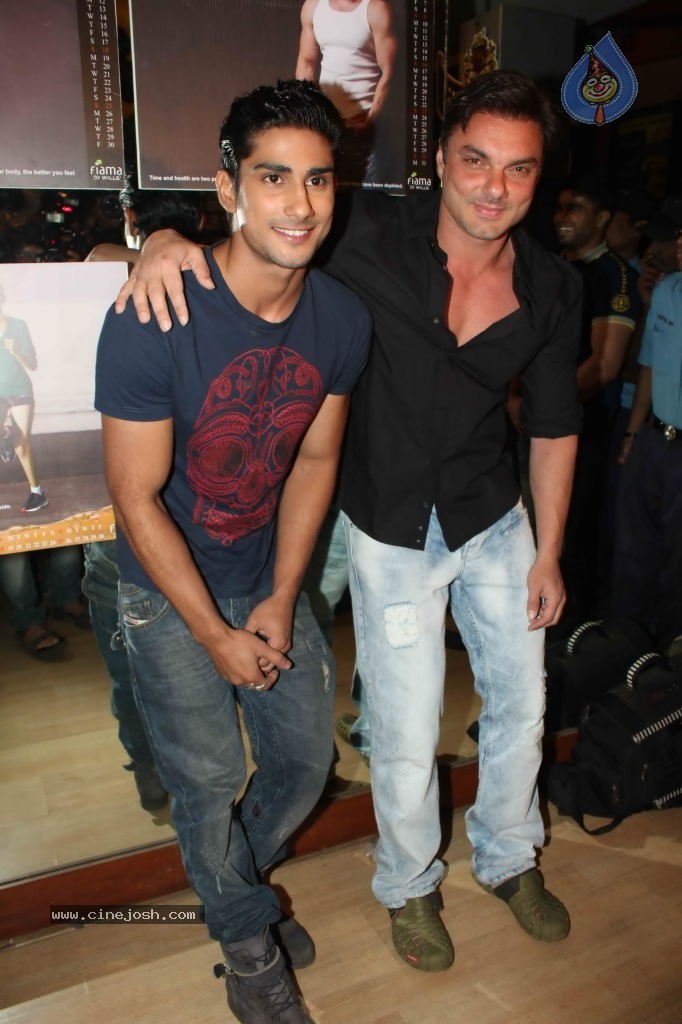 Gold Gym Bandra Calendar Launch - 47 / 66 photos