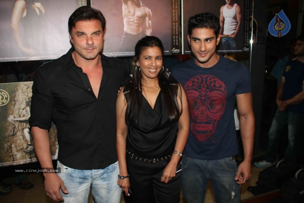 Gold Gym Bandra Calendar Launch - 48 / 66 photos